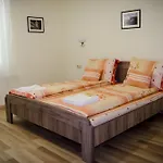 Csongradi Vendegvaro Apartmanok, Szarka Haz 아파트