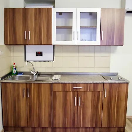 Csongradi Vendegvaro Apartmanok, Szarka Haz *