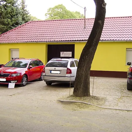 Csongrádi Vendégváró Apartmanok, Szarka Ház * Csongrád