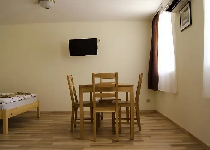 Lejlighed Csongradi Vendegvaro Apartmanok, Szarka Haz *