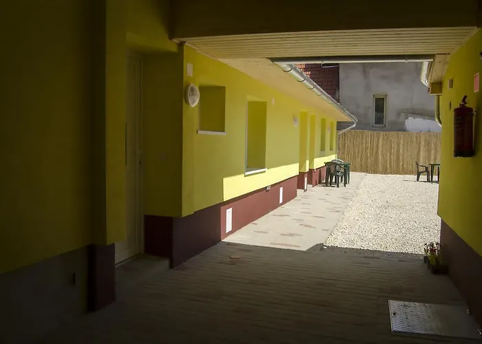 Csongradi Vendegvaro Apartmanok, Szarka Haz * Csongrád