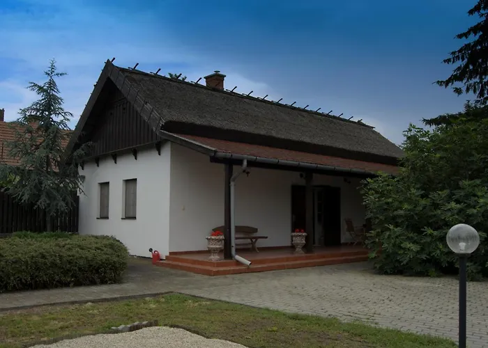 아파트 Csongradi Vendegvaro Apartmanok, Szarka Haz